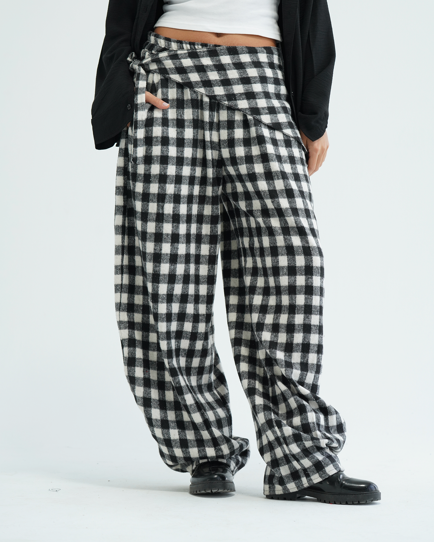 Black Flannel Balloon Pants